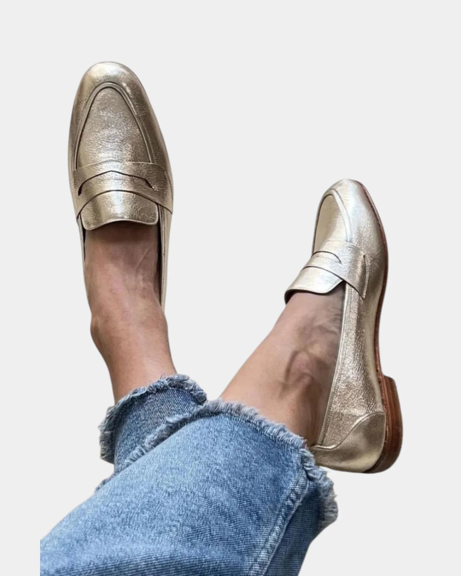 Séverine | Glänzende goldene Mokassins