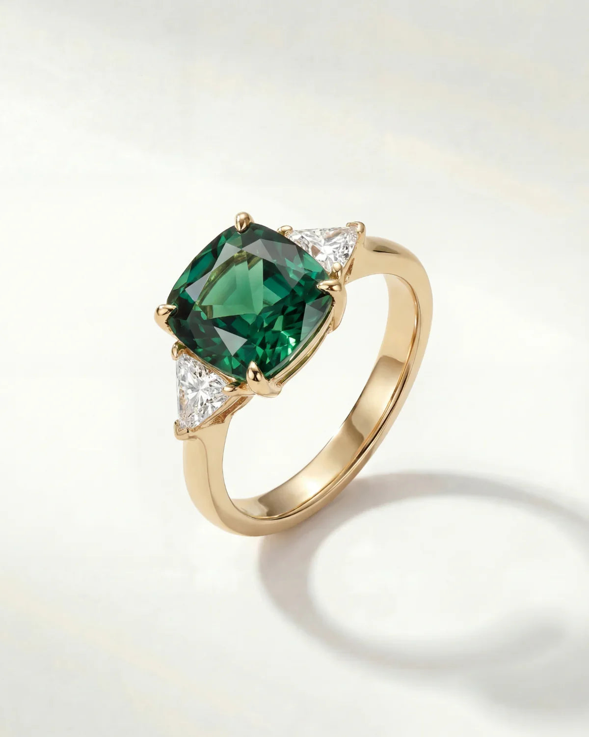 Berthe | Ring mit einem grünen Stein