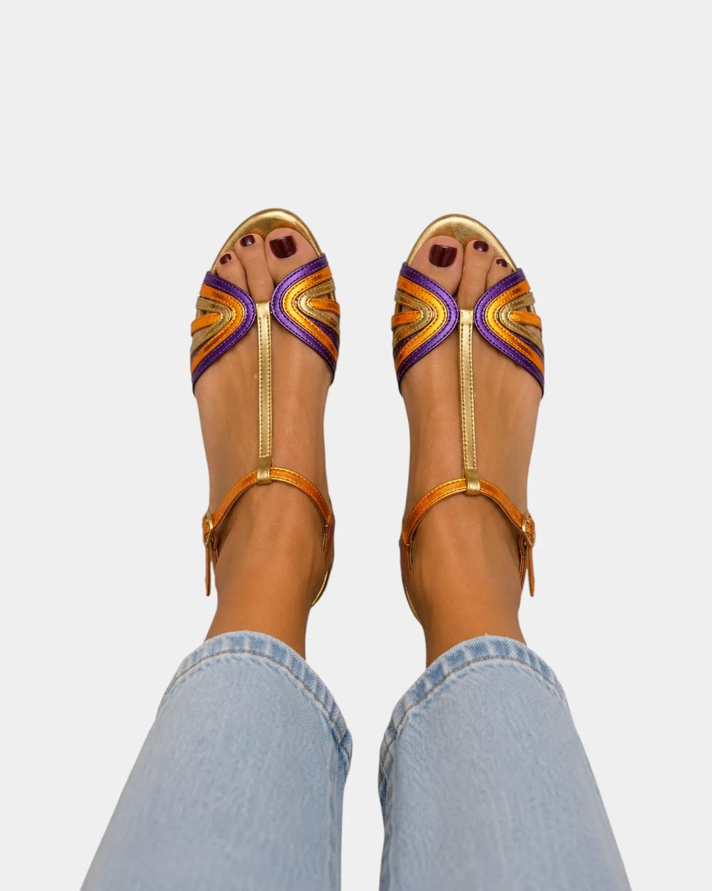 Haby | Goldene Sandalen mit Schnalle und mehrfarbigem Riemen