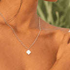 Isaline | Collier mit Anhänger Sommerfliesen
