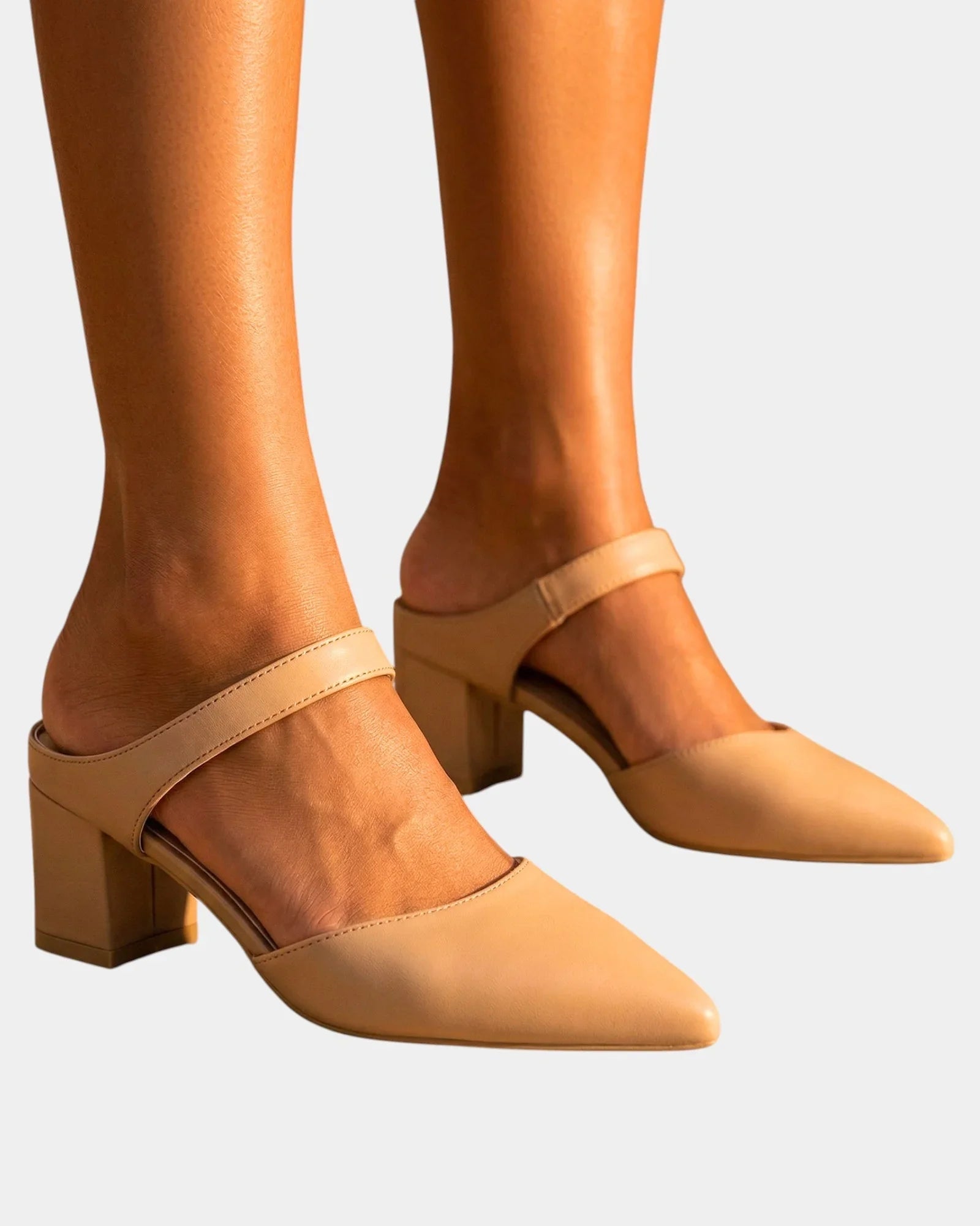 Vénérance | Pumps mit Fersenriemen und Absatz