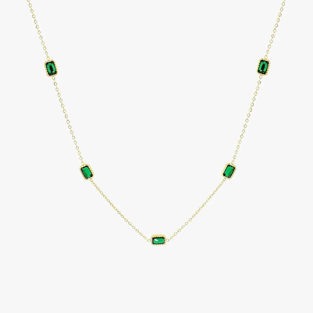 Apolline | Halskette aus goldener Kette mit grünem Stein