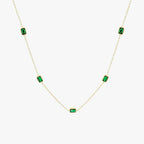 Apolline | Halskette aus goldener Kette mit grünem Stein