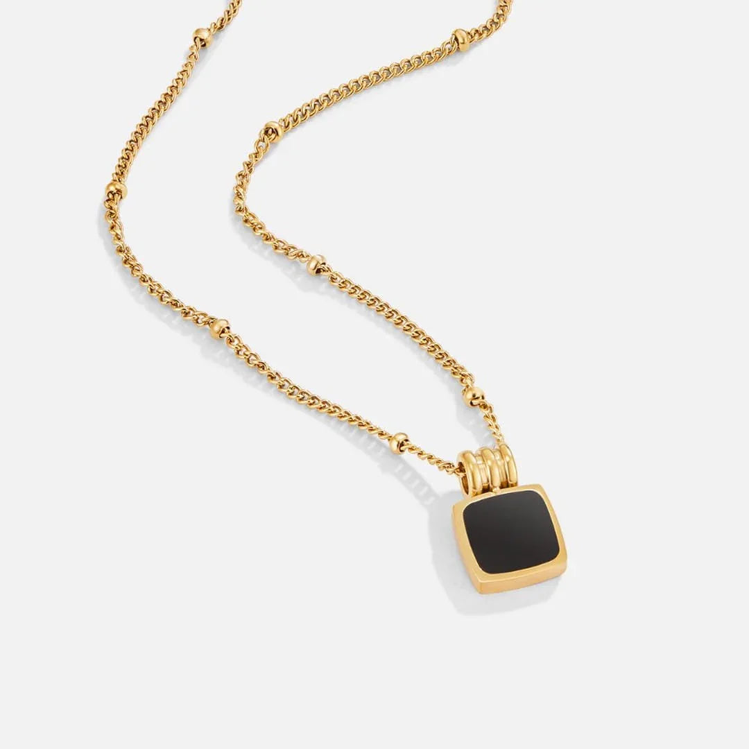 Coralie | Chic Schwarz Gold Pendant Necklace