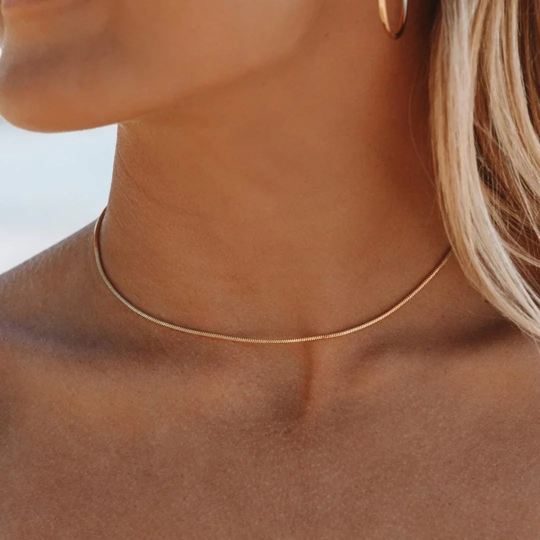 Céleste | Quadratisches Schlangenchoker aus Gold