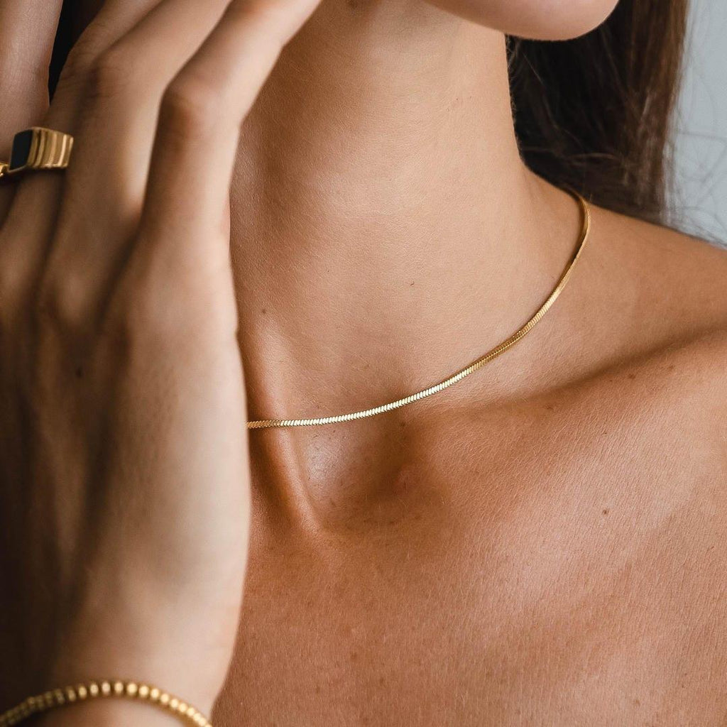 Céleste | Quadratisches Schlangenchoker aus Gold