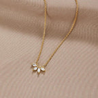 Lucie | Funkelndes Kristallblatt-Halsband